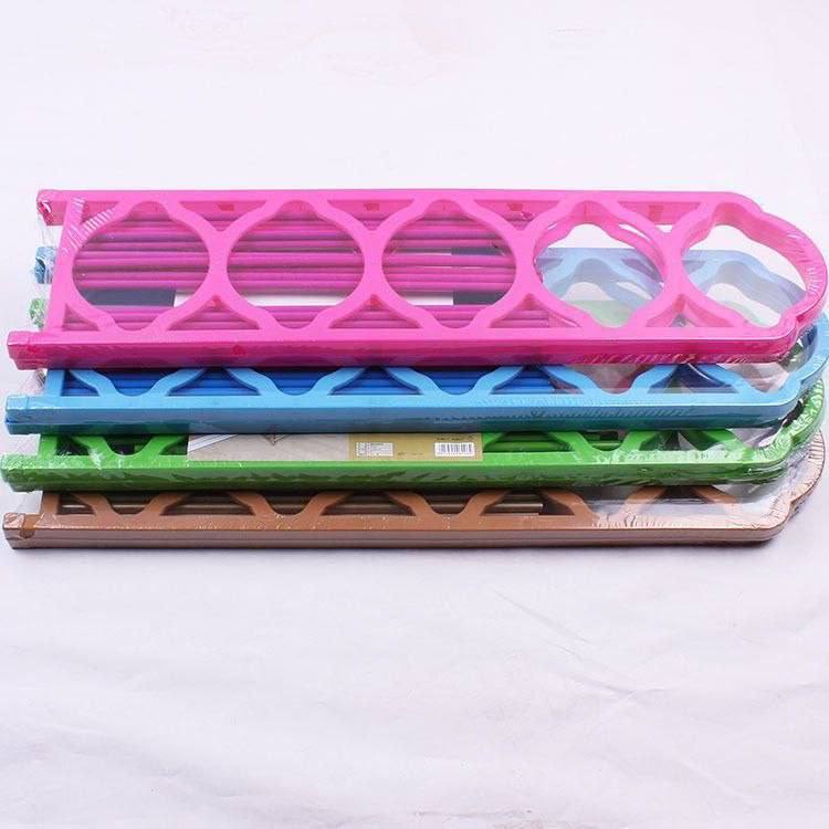 Plastic shoe/bag rack