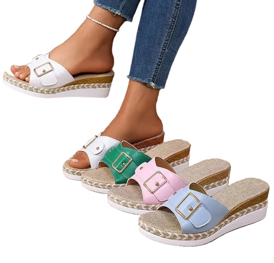 Ladies wedge shoe
