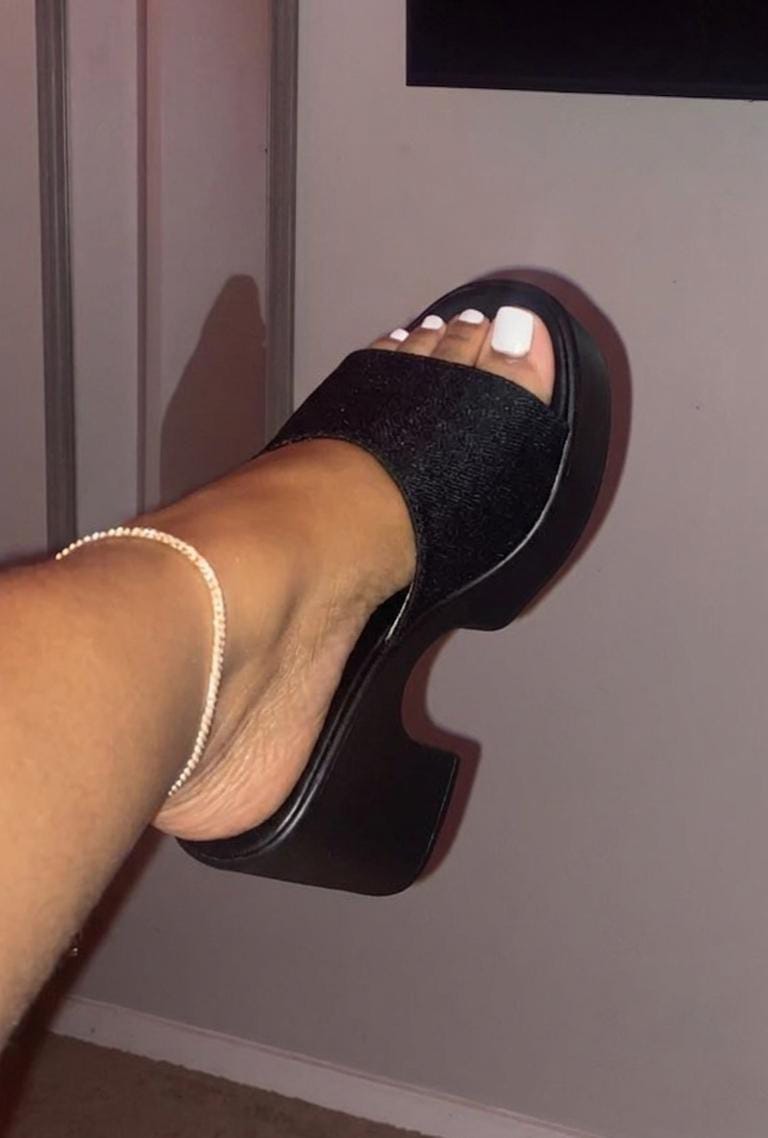 Ladies big soled shoe