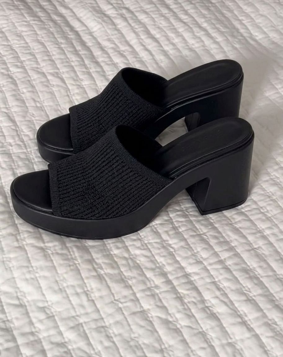 Ladies big soled shoe